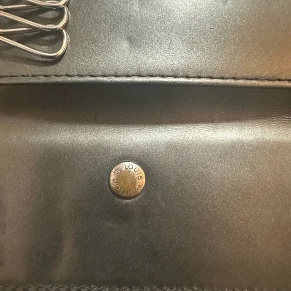 Louis Vuitton Key Case - Picture 9 of 12